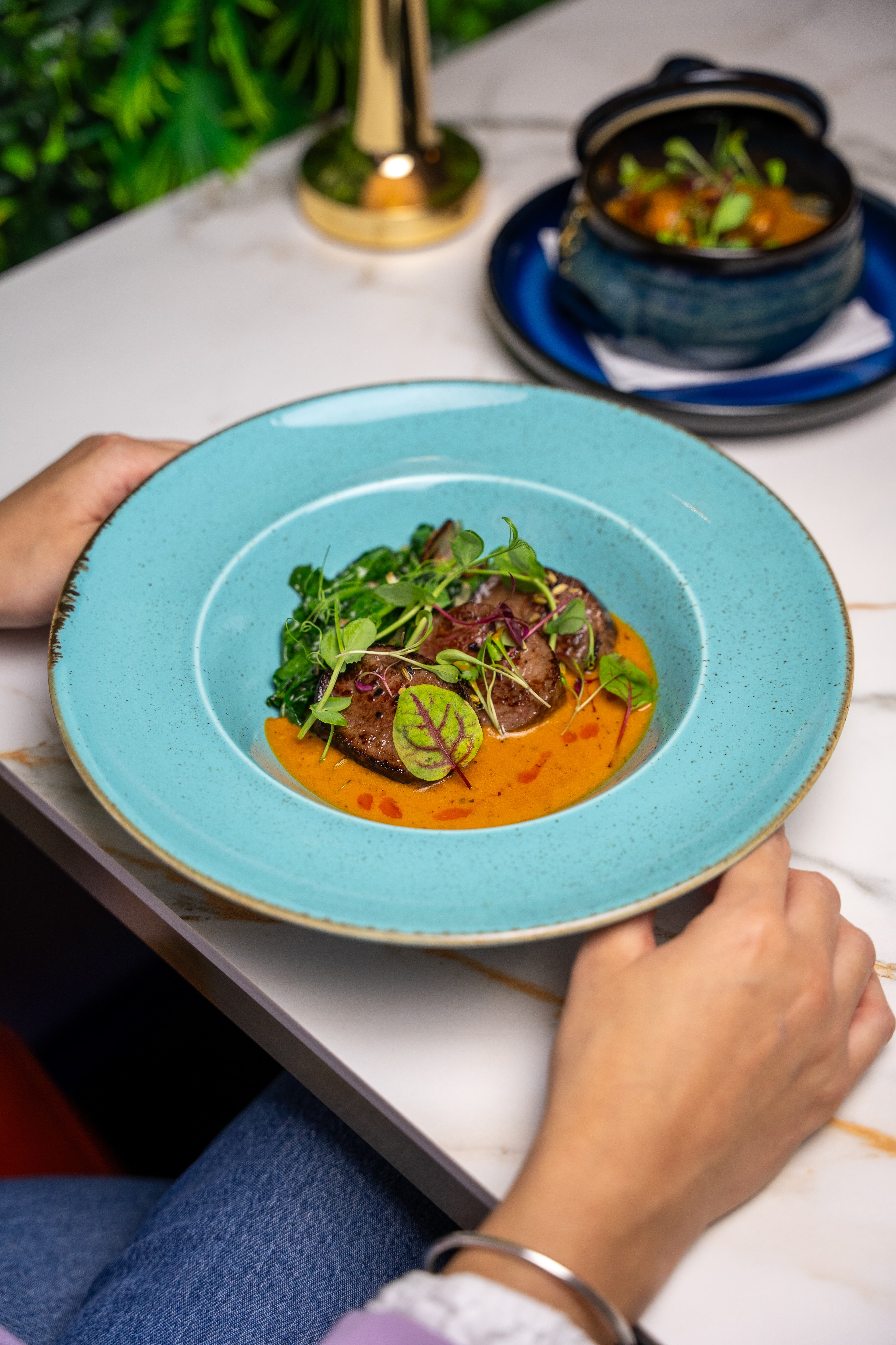 HappyCurious moving strip image 8